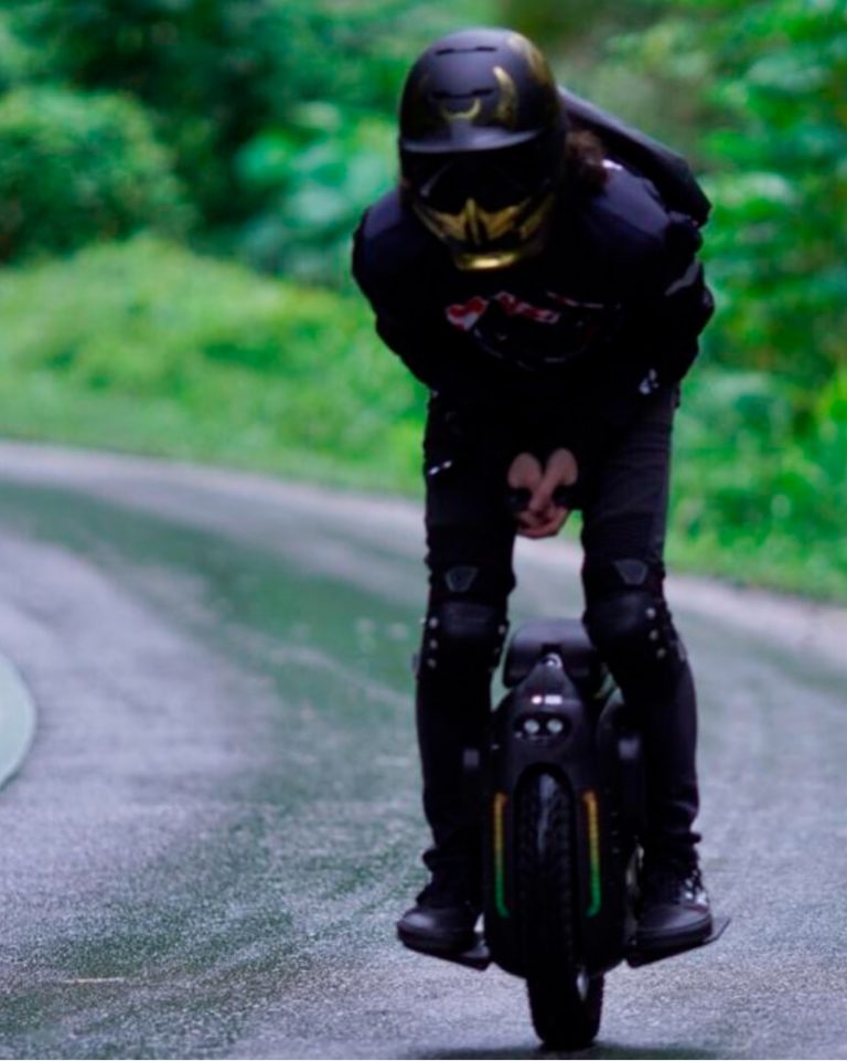 Chega ao mercado monociclo elétrico mais veloz do Brasil, capaz de atingir 70 km/h de velocidade máxima