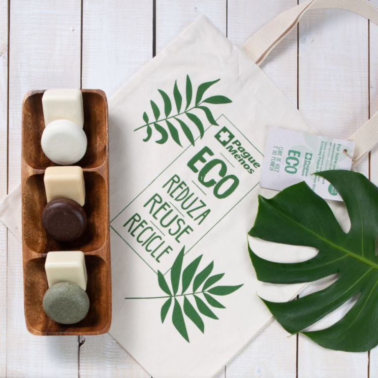 Linha totalmente vegana, cruelty free, 100% natural e que não gera resíduos lança shampoos e condicionadores sólidos