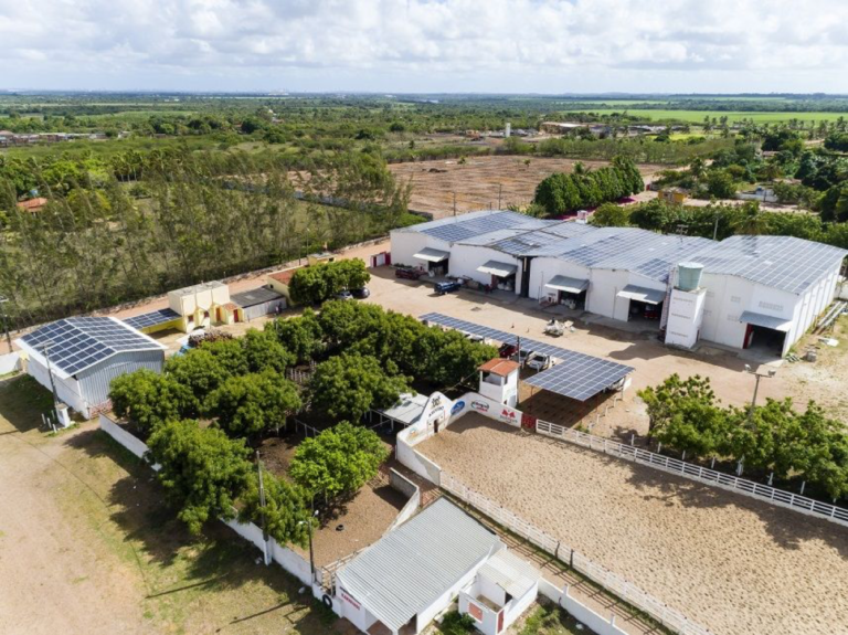 Indústria de plástico reciclado investe em energia limpa