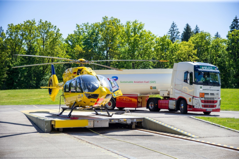 Helicóptero de resgate é o primeiro a voar com combustível sustentável