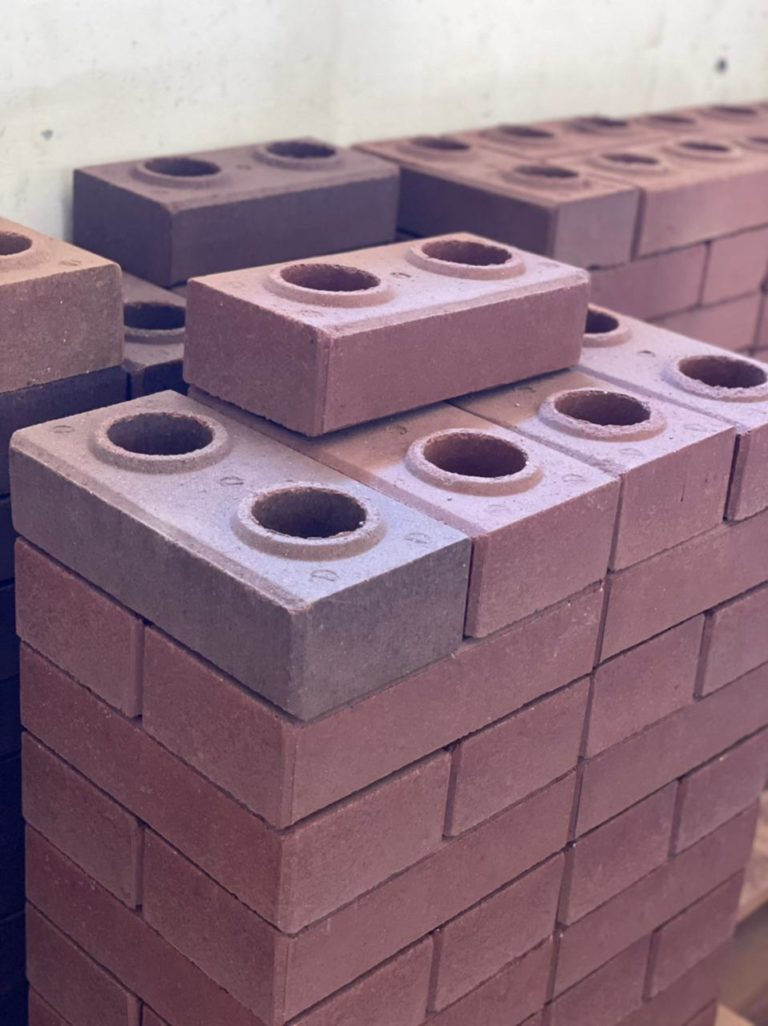 Tijolos ecológicos surgem como alternativa mais barata e sustentável para a construção civil