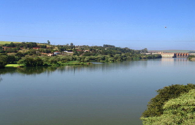 1200px-Rio_Tietê_Barra_Bonita_150606_REFON