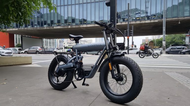 Distribuidora brasileira lança bicicleta elétrica com forte desempenho e design arrojado
